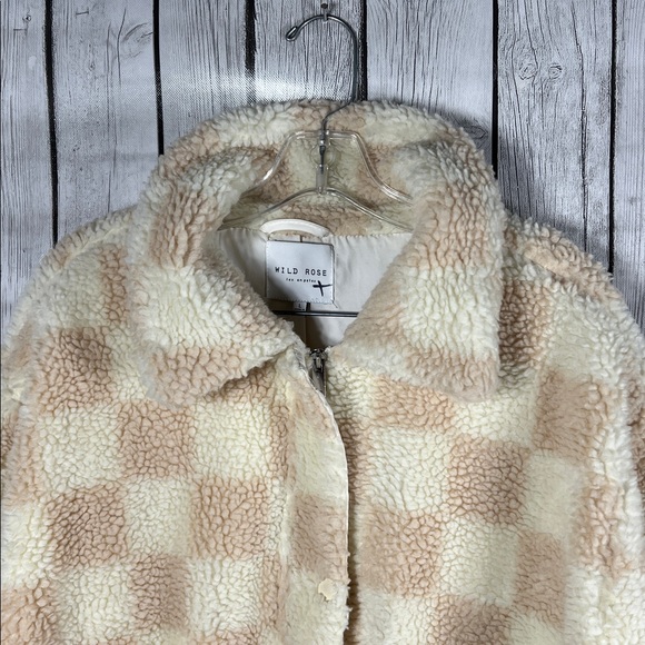 Wild Rose checkered cream/tan faux Sherpa jacket size L - Picture 2 of 10